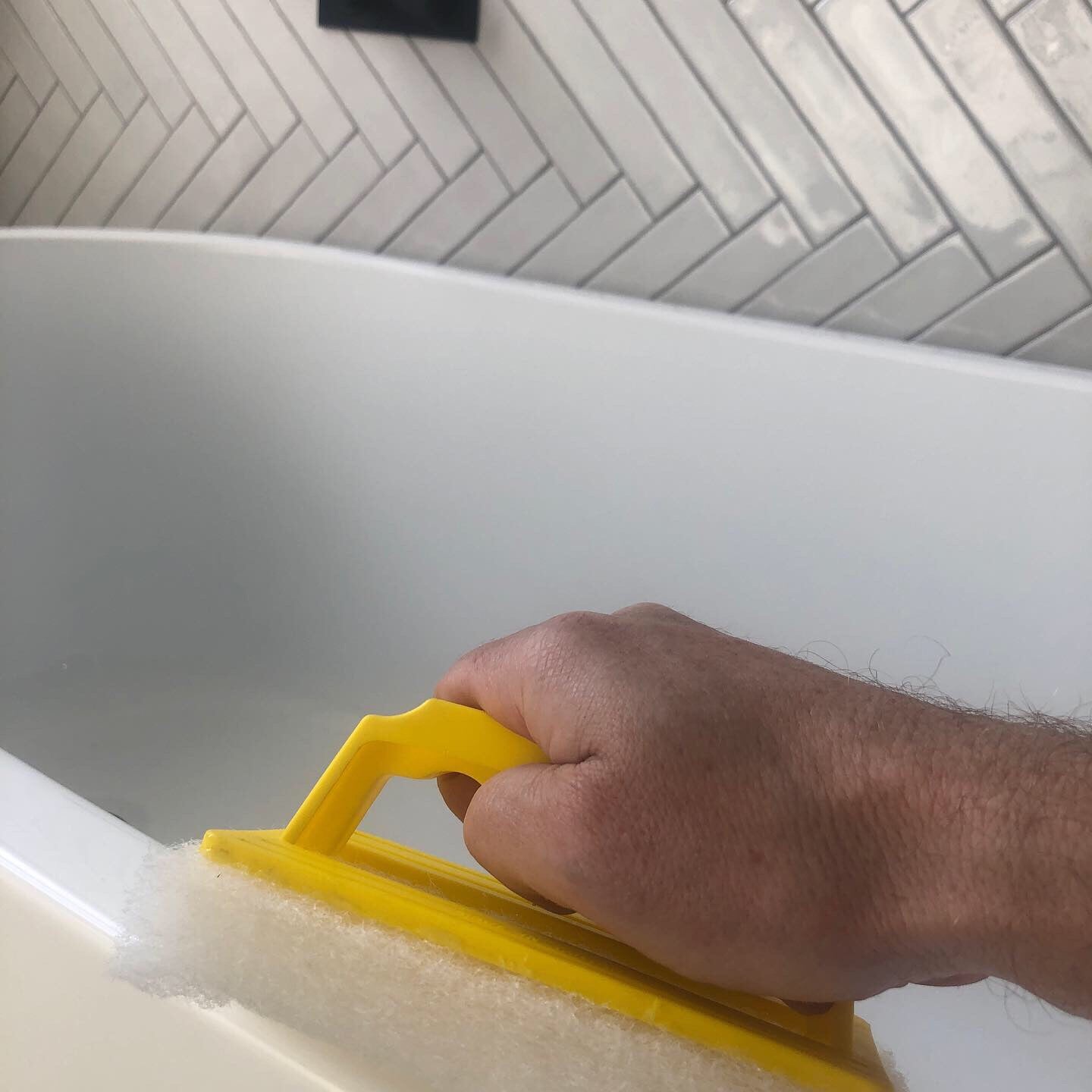 EDCO - BATHROOM & TILE SCRUBBER